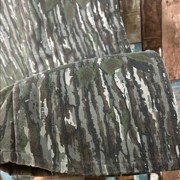 Real Tree blizzard proof Men's Camouflage Pattern Pants - Picture 9 of 16